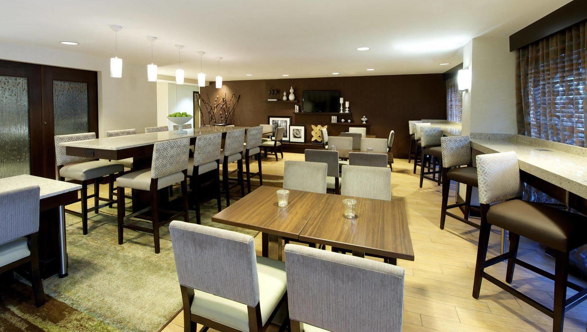 Hampton Inn Atlanta-Mall Of Georgia Буфорд Екстериор снимка